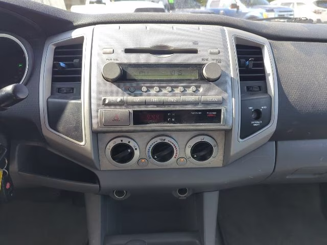 2006 Silver Streak Mica Toyota Tacoma Base RWD Truck
