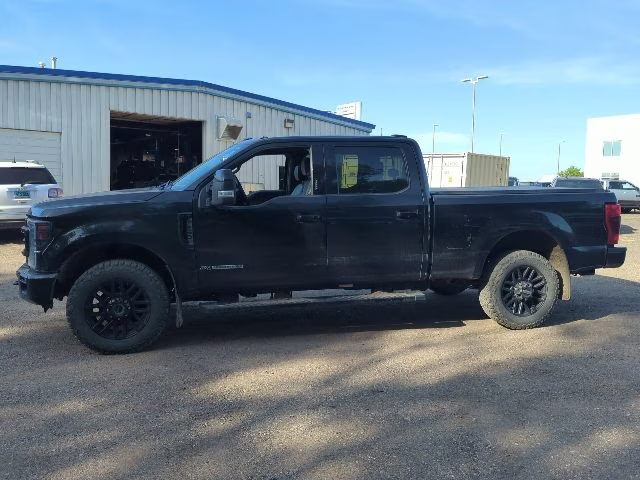 2021 Agate Black Metallic Ford Super Duty F-250 SRW Lariat 4X4 Truck