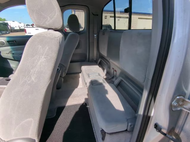 2006 Silver Streak Mica Toyota Tacoma Base RWD Truck