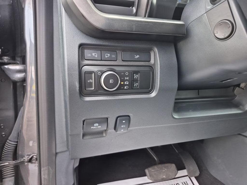 2024 Gray Metallic Ford Super Duty F-250 SRW Lariat 4X4 Truck