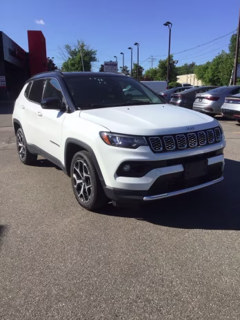 2025 Bright White Clearcoat Jeep Compass Limited 4X4 SUV
