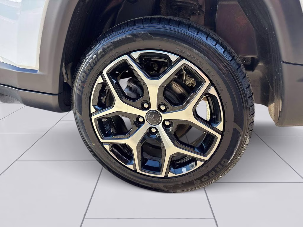 2025 Bright White Clearcoat Jeep Compass Limited 4X4 SUV