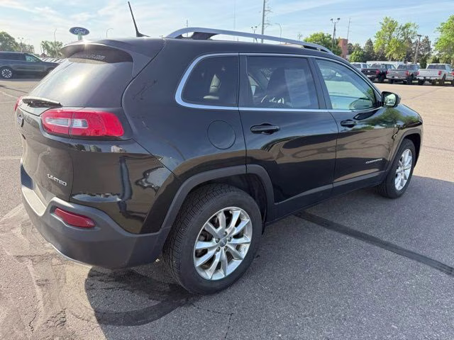 2017 Diamond Black Crystal Pearlcoat Jeep Cherokee Limited 4X4 SUV