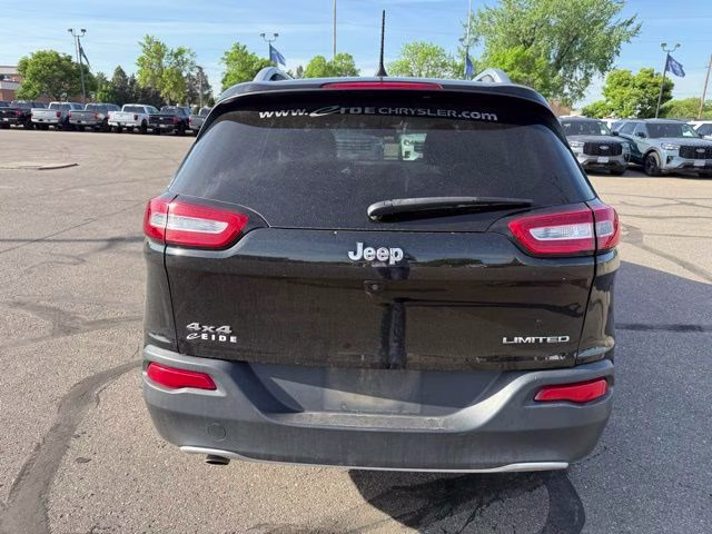 2017 Diamond Black Crystal Pearlcoat Jeep Cherokee Limited 4X4 SUV