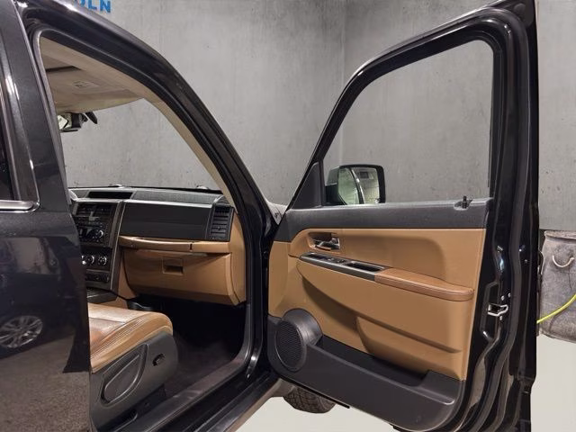 2012 Brilliant Black Crystal Pearlcoat Jeep Liberty Limited 4X4 SUV