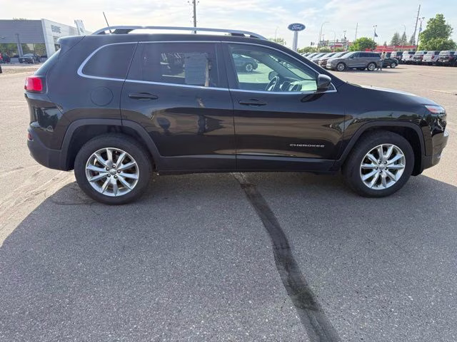 2017 Diamond Black Crystal Pearlcoat Jeep Cherokee Limited 4X4 SUV