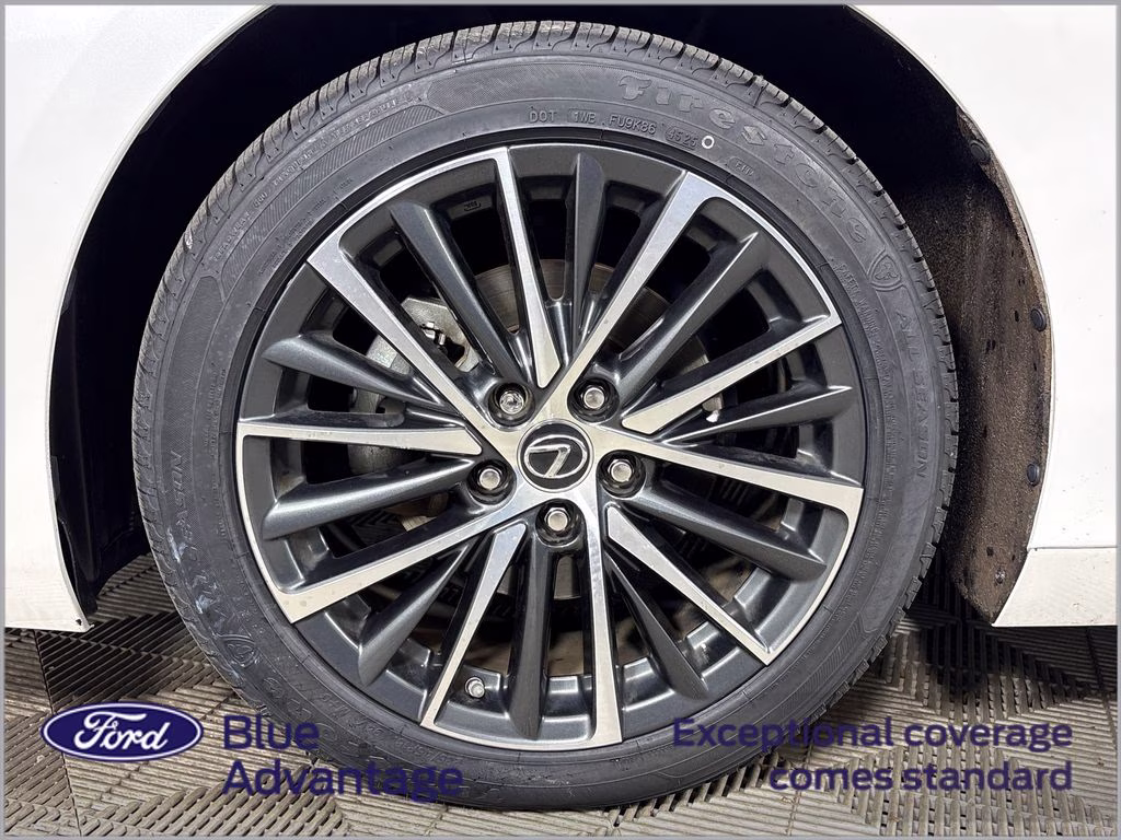 2023 White Pearl Lexus ES 350 FWD Sedan