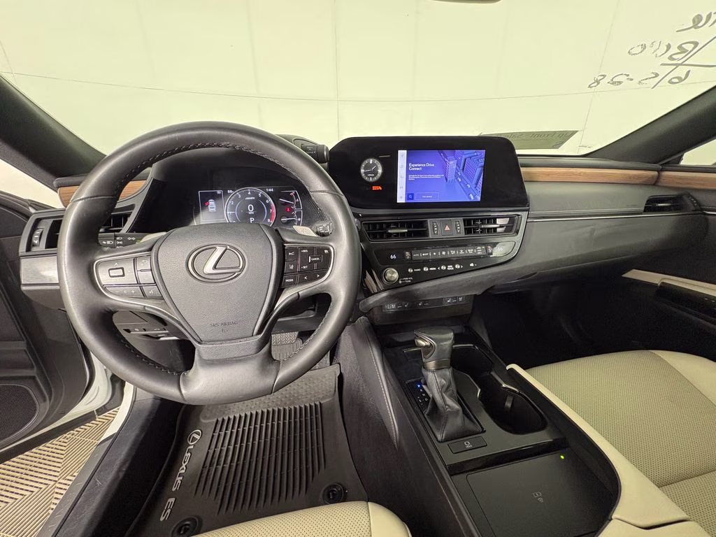 2023 White Pearl Lexus ES 350 FWD Sedan