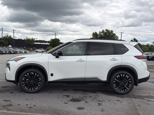 2026 Everest White Pearl Tricoat Nissan Rogue Dark Armor AWD SUV