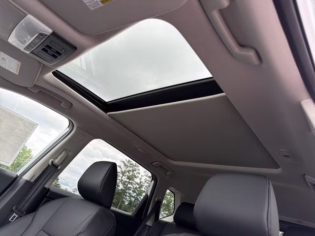 2026 Everest White Pearl Tricoat Nissan Rogue Dark Armor AWD SUV