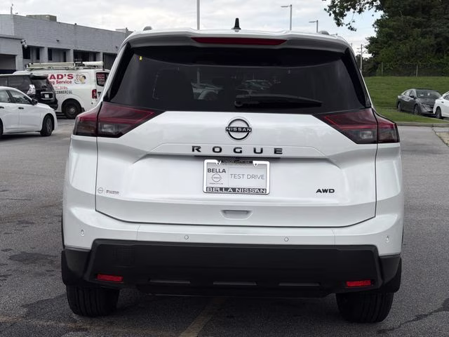 2026 Everest White Pearl Tricoat Nissan Rogue Dark Armor AWD SUV