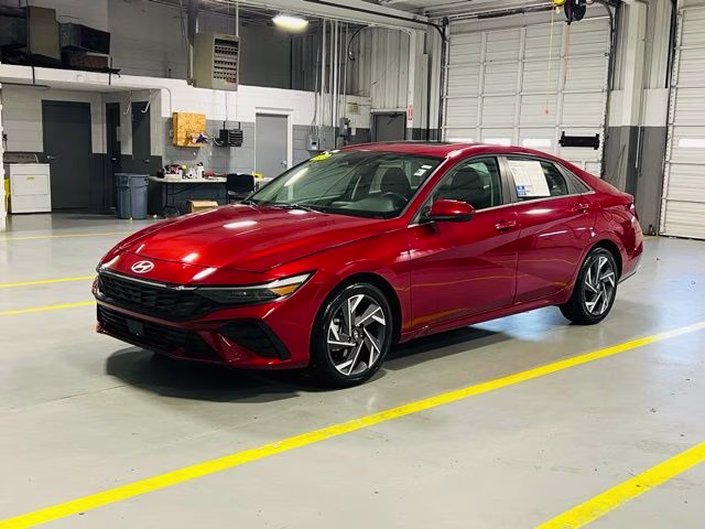 2025 Ultimate Red Hyundai Elantra SEL Convenience FWD Sedan