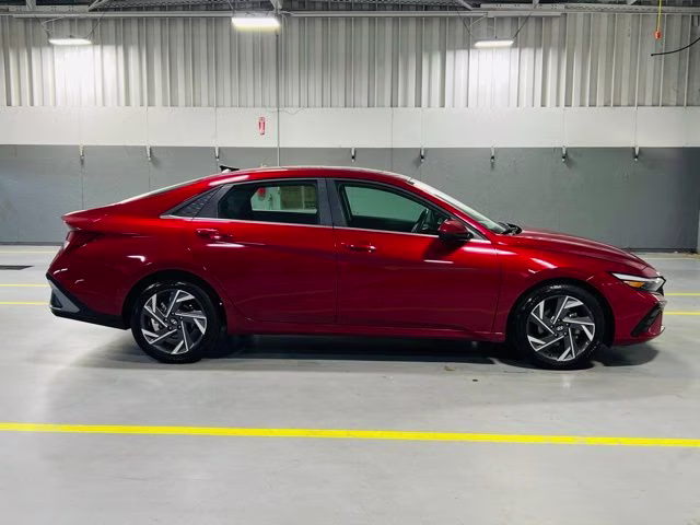 2025 Ultimate Red Hyundai Elantra SEL Convenience FWD Sedan