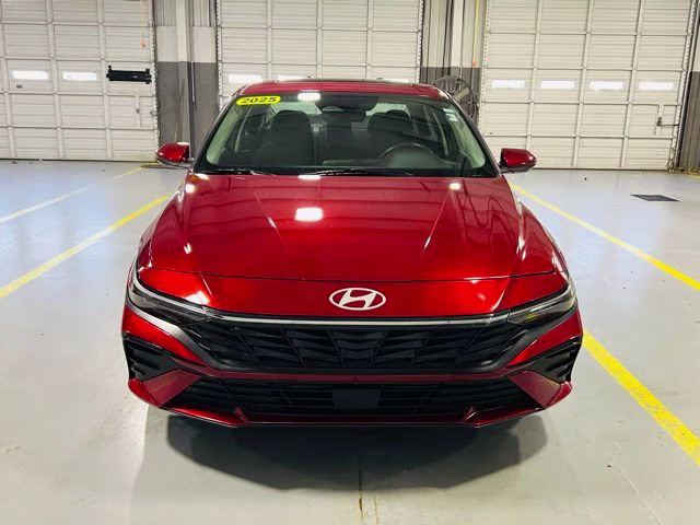 2025 Ultimate Red Hyundai Elantra SEL Convenience FWD Sedan