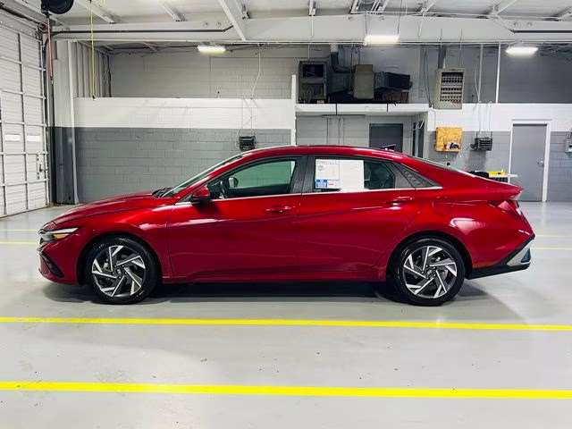 2025 Ultimate Red Hyundai Elantra SEL Convenience FWD Sedan