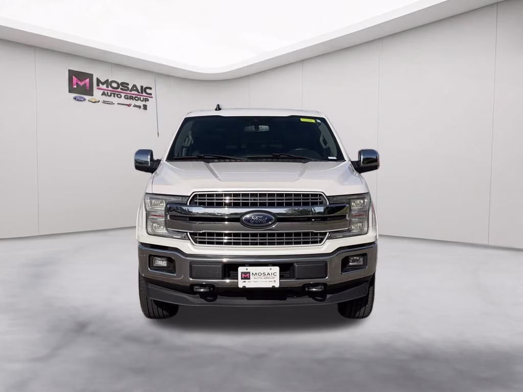 2019 White Platinum Clearcoat Metallic Ford F-150 Lariat 4X4 Truck