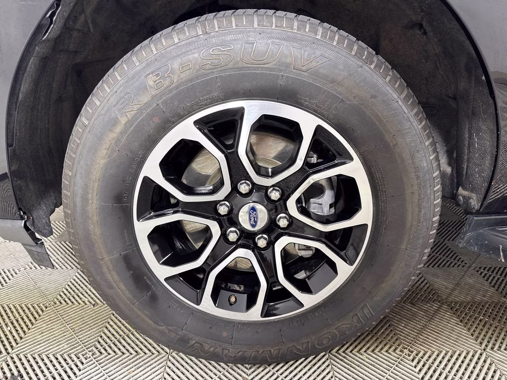 2024 Black Metallic Ford Expedition XLT RWD SUV