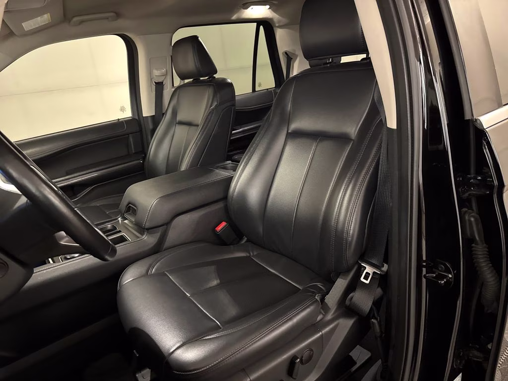 2024 Black Metallic Ford Expedition XLT RWD SUV