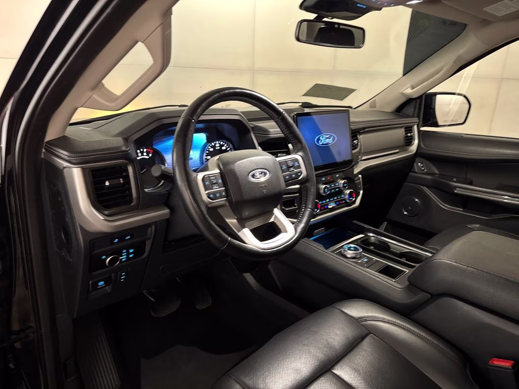 2024 Black Metallic Ford Expedition XLT RWD SUV