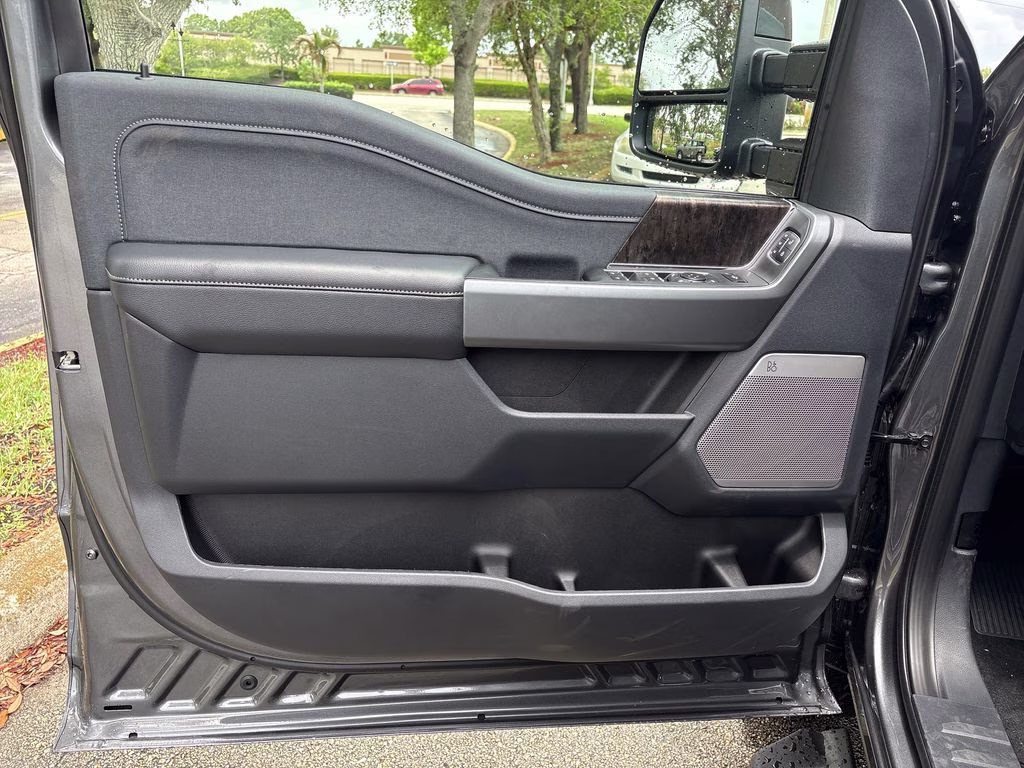 2026 Gray Metallic Ford Super Duty F-250 SRW Lariat 4X4 Truck