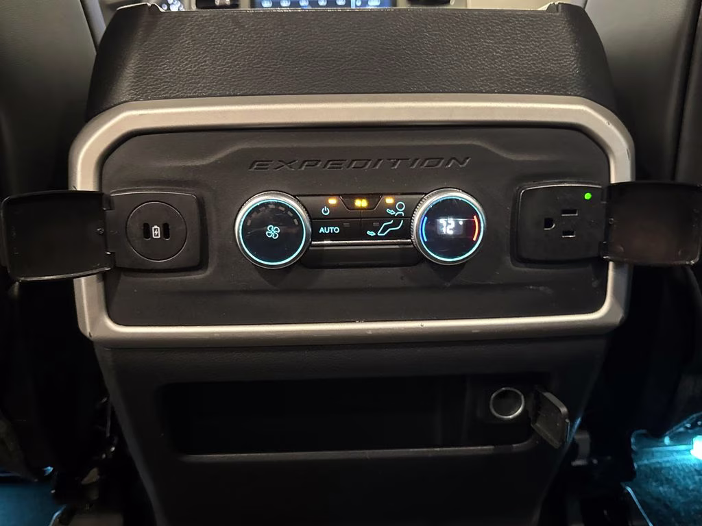 2024 Black Metallic Ford Expedition XLT RWD SUV