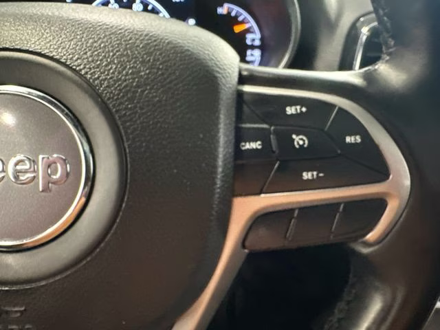 2022 Velvet Red Pearlcoat Jeep Grand Cherokee WK Limited 4X4 SUV
