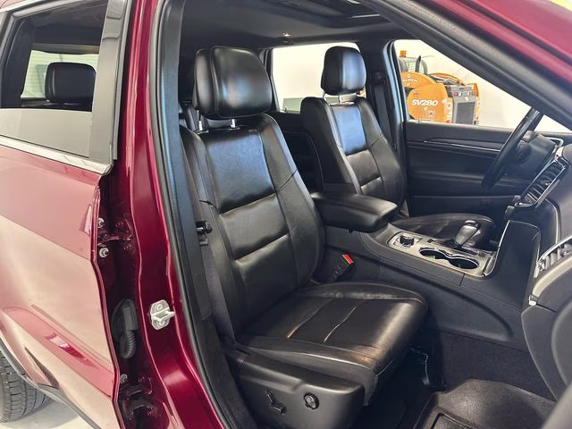 2022 Velvet Red Pearlcoat Jeep Grand Cherokee WK Limited 4X4 SUV