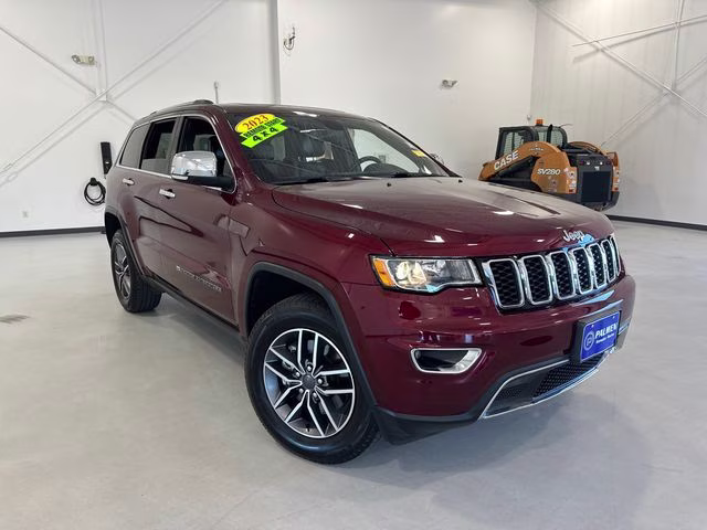 2022 Velvet Red Pearlcoat Jeep Grand Cherokee WK Limited 4X4 SUV