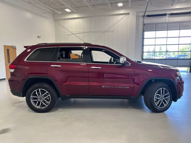 2022 Velvet Red Pearlcoat Jeep Grand Cherokee WK Limited 4X4 SUV