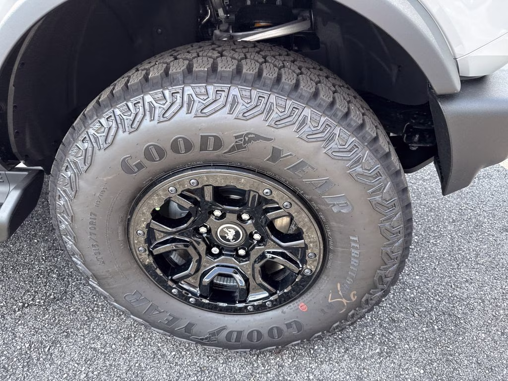2026 Avalanche Ford Bronco Outer Banks 4X4 SUV