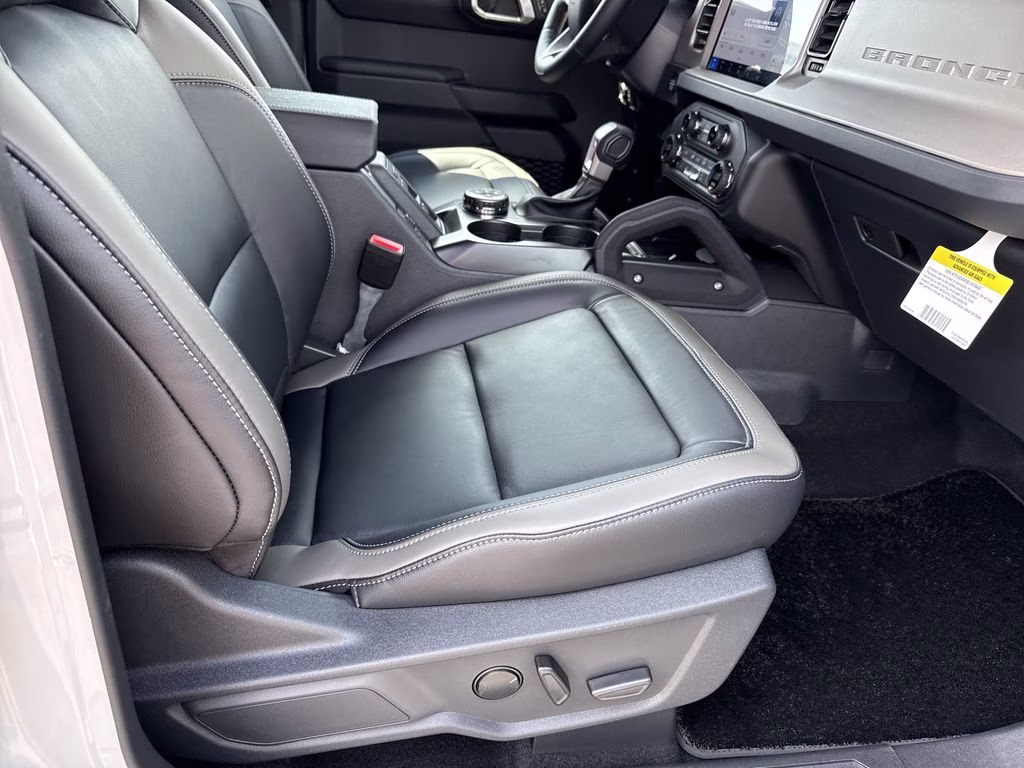 2026 Avalanche Ford Bronco Outer Banks 4X4 SUV