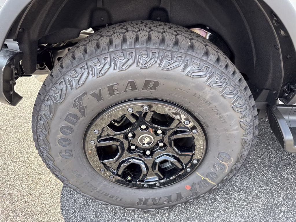 2026 Avalanche Ford Bronco Outer Banks 4X4 SUV