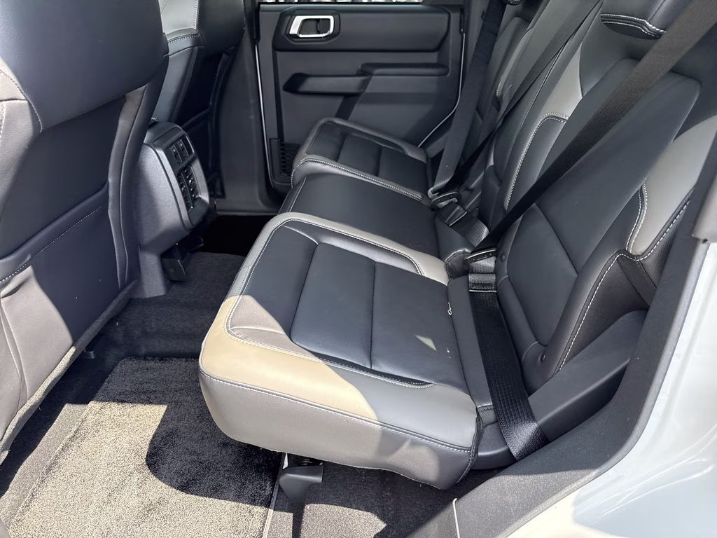 2026 Avalanche Ford Bronco Outer Banks 4X4 SUV