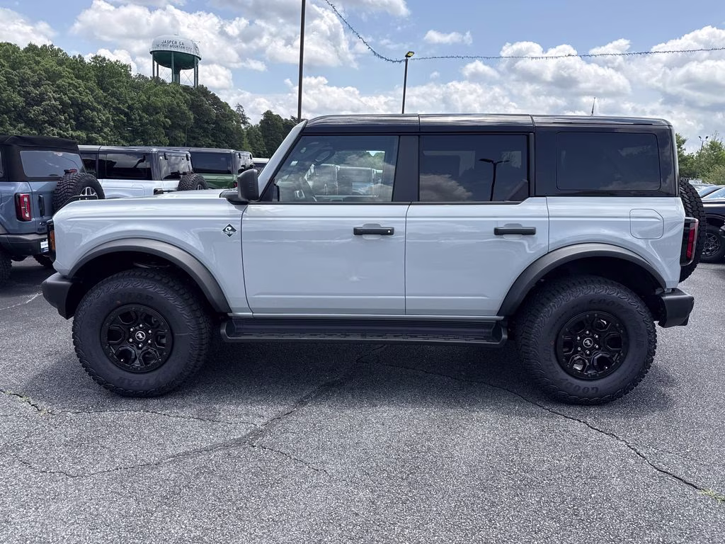 2026 Avalanche Ford Bronco Outer Banks 4X4 SUV