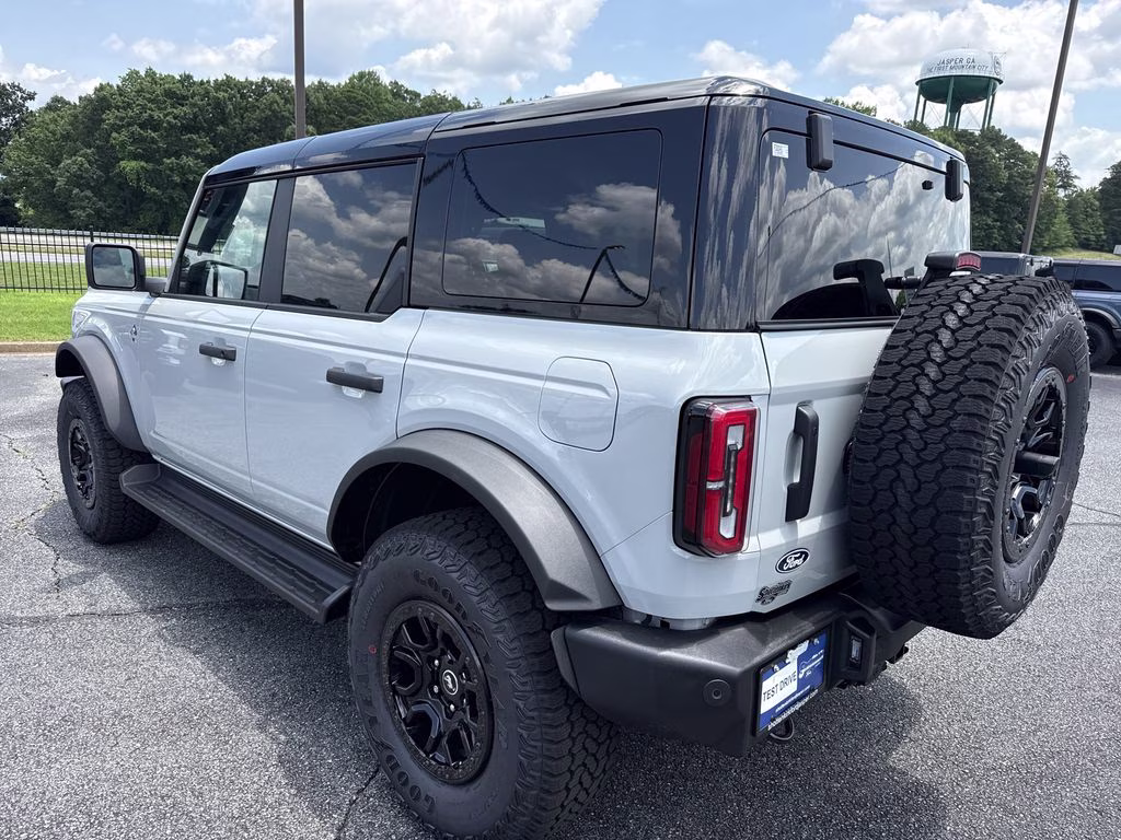2026 Avalanche Ford Bronco Outer Banks 4X4 SUV