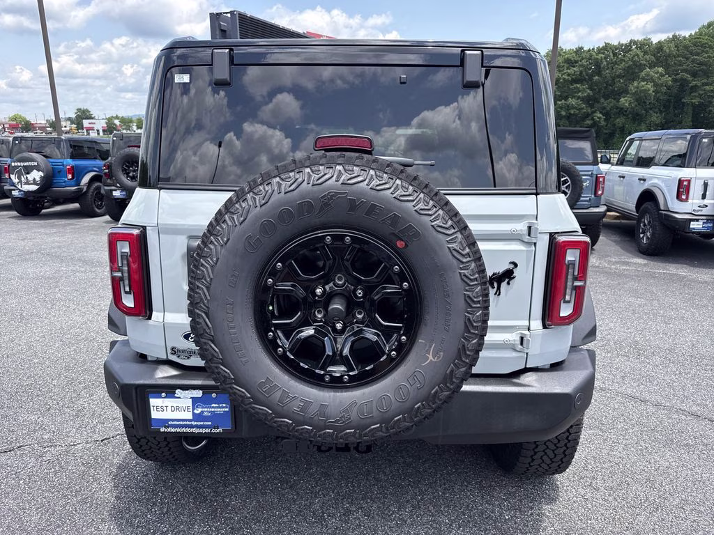 2026 Avalanche Ford Bronco Outer Banks 4X4 SUV