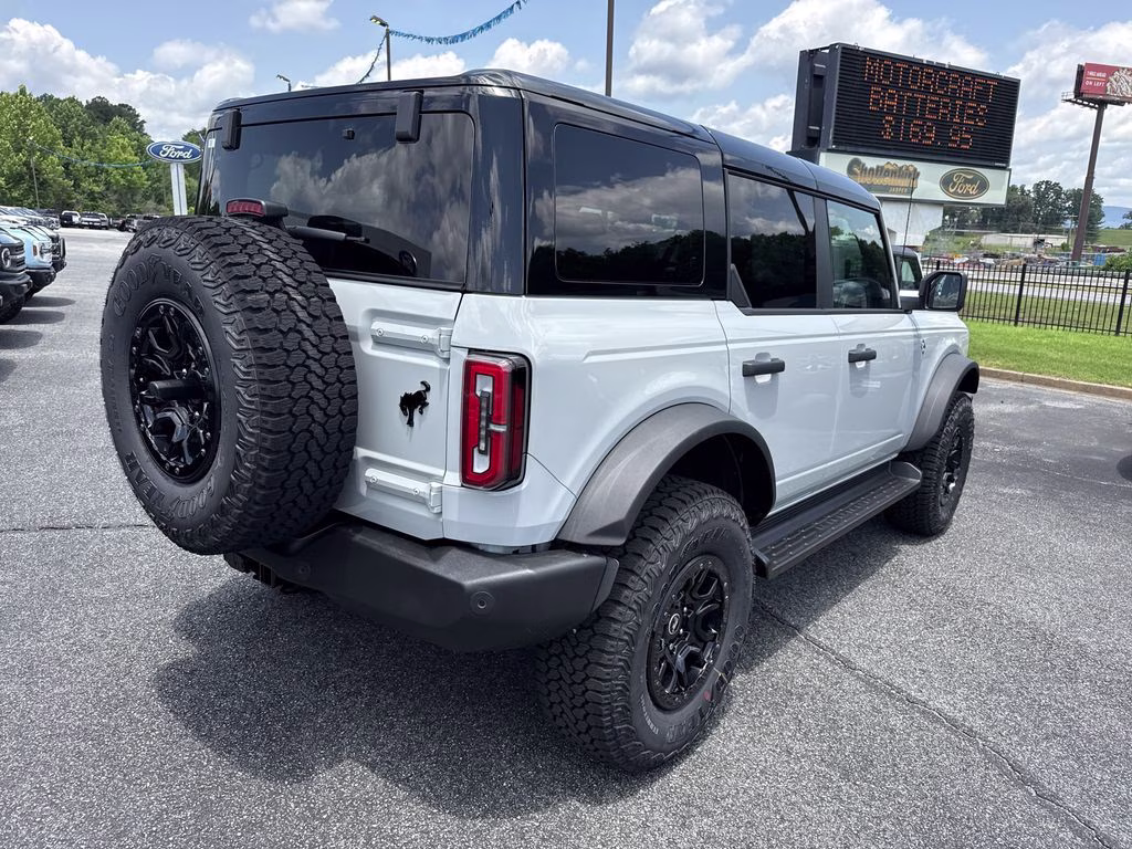 2026 Avalanche Ford Bronco Outer Banks 4X4 SUV