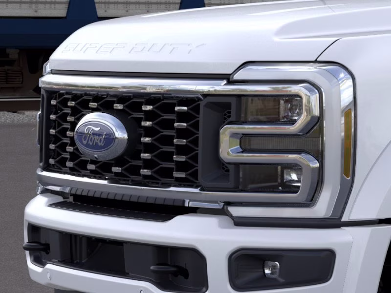 2026 Star White Metallic Tri-Coat Ford Super Duty F-450 DRW Platinum Crew Cab Pickup 4X4 Truck