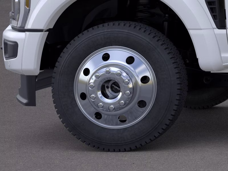 2026 Star White Metallic Tri-Coat Ford Super Duty F-450 DRW Platinum Crew Cab Pickup 4X4 Truck