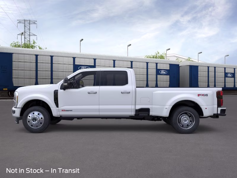 2026 Star White Metallic Tri-Coat Ford Super Duty F-450 DRW Platinum Crew Cab Pickup 4X4 Truck