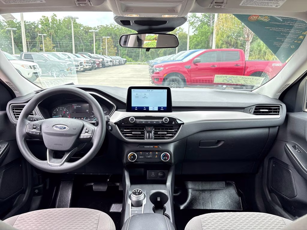 2022 Gray Metallic Ford Escape SE FWD SUV