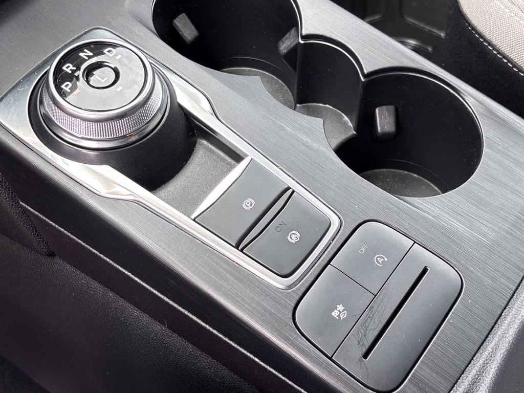 2022 Gray Metallic Ford Escape SE FWD SUV