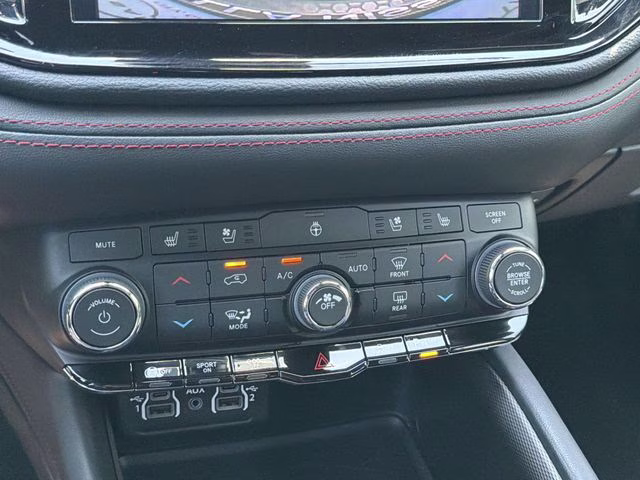 2024 DB Black Crystal Clearcoat Dodge Durango GT Plus RWD SUV
