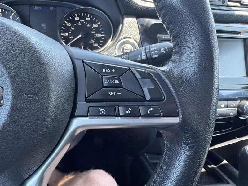 2020 Brilliant Silver Metallic Nissan Rogue SV AWD Crossover