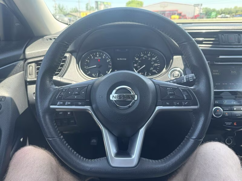 2020 Brilliant Silver Metallic Nissan Rogue SV AWD Crossover