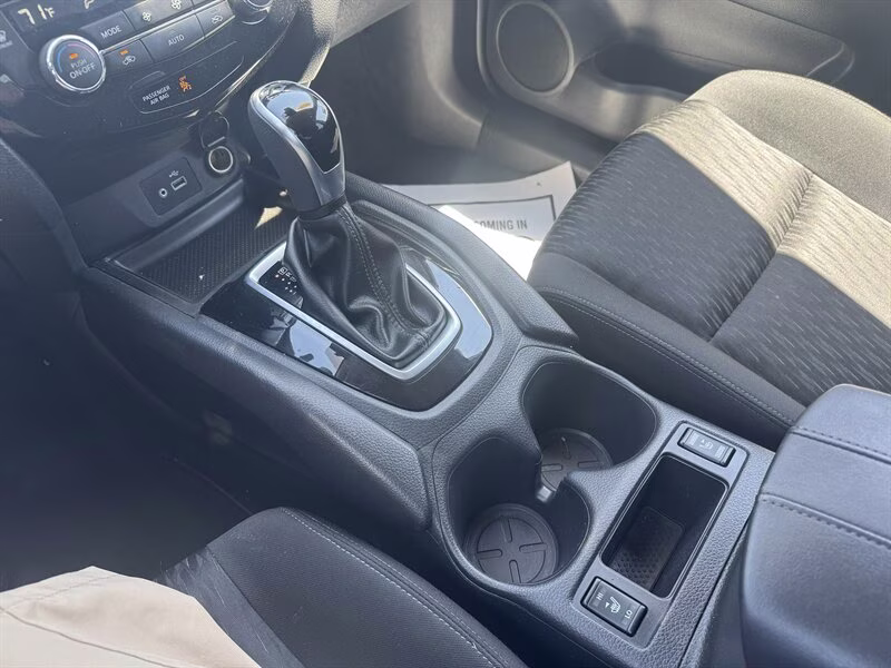 2020 Brilliant Silver Metallic Nissan Rogue SV AWD Crossover
