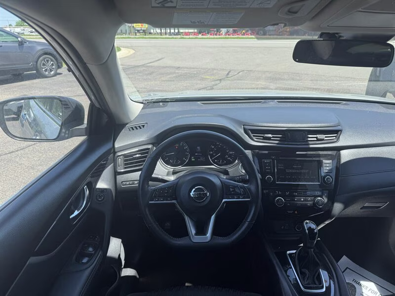 2020 Brilliant Silver Metallic Nissan Rogue SV AWD Crossover