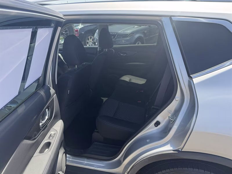2020 Brilliant Silver Metallic Nissan Rogue SV AWD Crossover