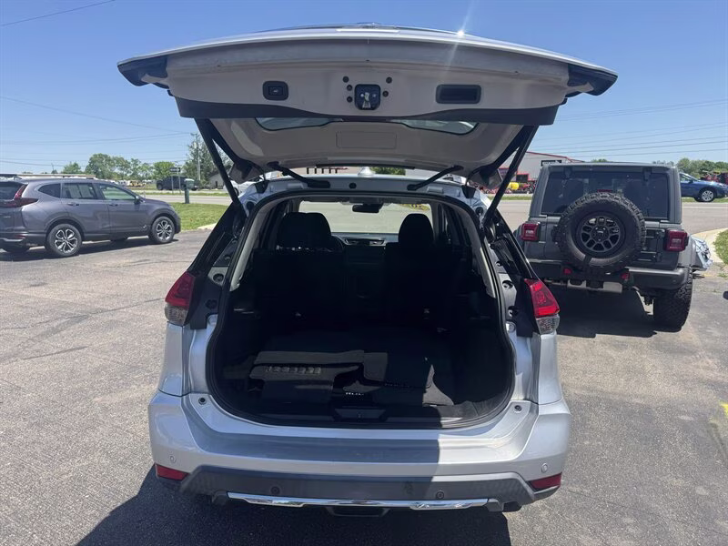 2020 Brilliant Silver Metallic Nissan Rogue SV AWD Crossover