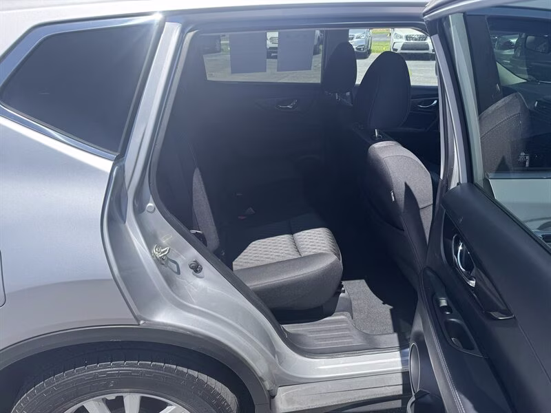 2020 Brilliant Silver Metallic Nissan Rogue SV AWD Crossover
